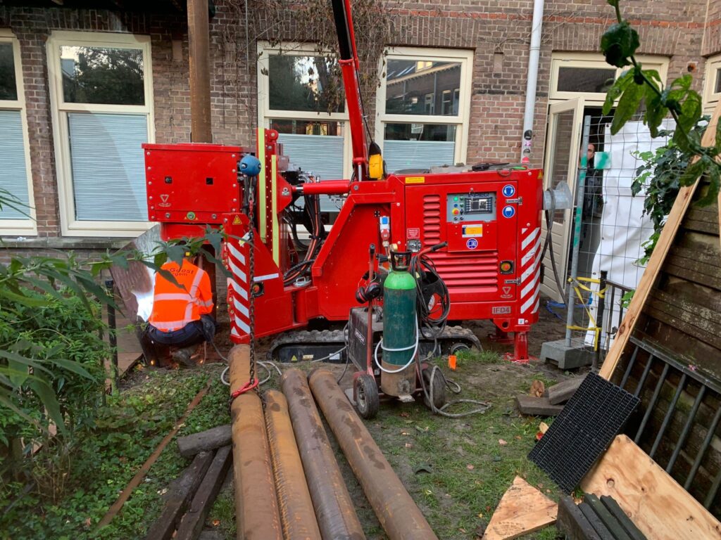 uitgraven fundering door Van der Geest Hillegom